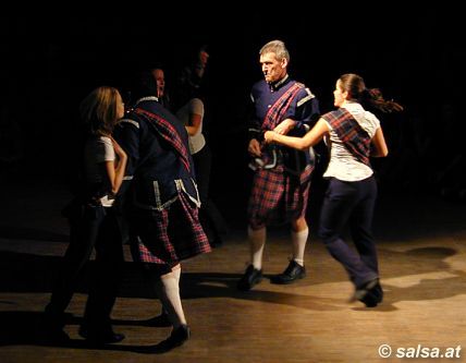 K�ln: Salsa in der Uni-Mensa