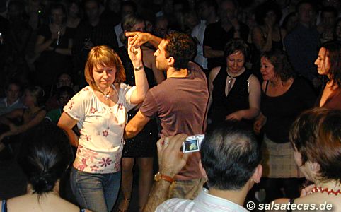 K�ln: Salsa in der Uni-Mensa