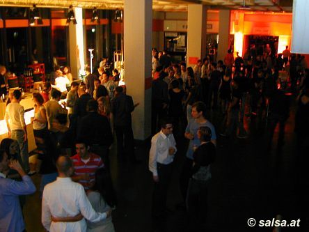 K�ln: Salsa in der Uni-Mensa