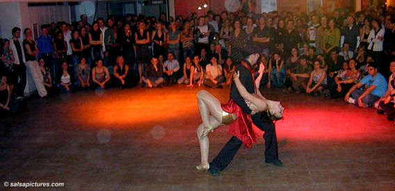 Salsa Party und Show in der Uni Mensa K�ln (click to enlarge)